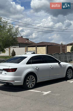 Седан Audi A4 2018 в 
