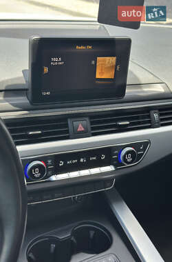 Седан Audi A4 2018 в 