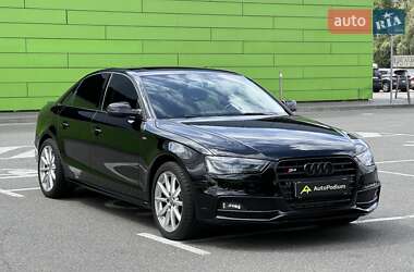Седан Audi A4 2015 в 