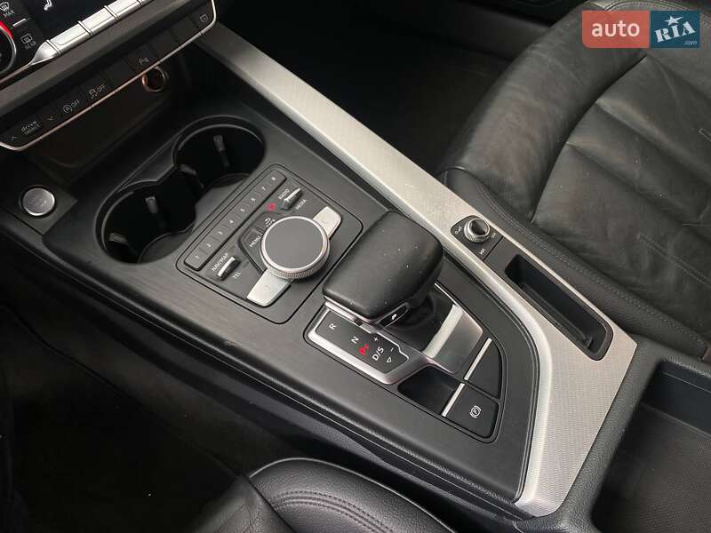 Седан Audi A4 2017 в Львове