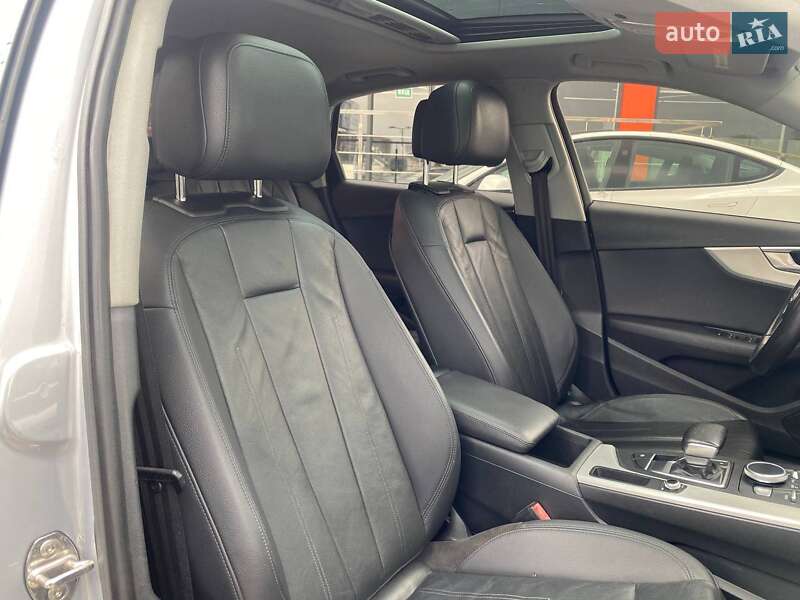 Седан Audi A4 2017 в Львове