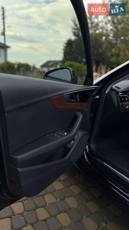 Седан Audi A4 2023 в Львове