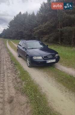 Универсал Audi A4 1996 в Жовкве