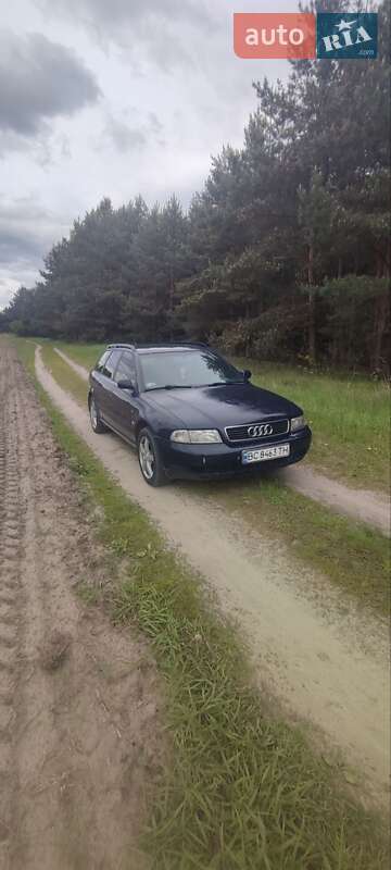 Універсал Audi A4 1996 в Жовкві