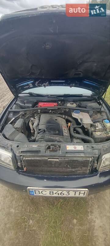 Універсал Audi A4 1996 в Жовкві