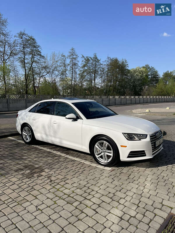 Седан Audi A4 2016 в Ивано-Франковске