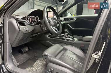 Седан Audi A4 2021 в 