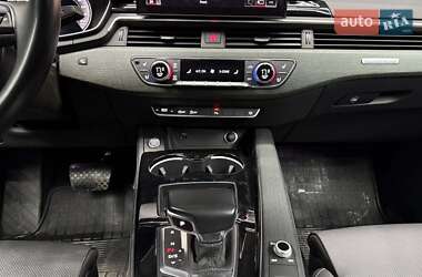 Седан Audi A4 2021 в 