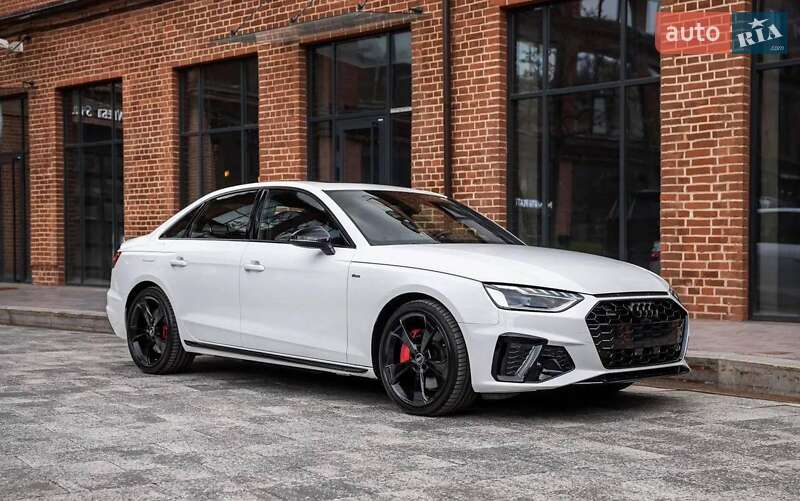 Седан Audi A4 2022 в Киеве