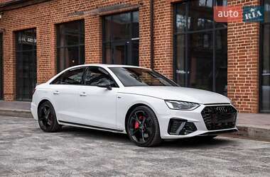 Седан Audi A4 2022 в 