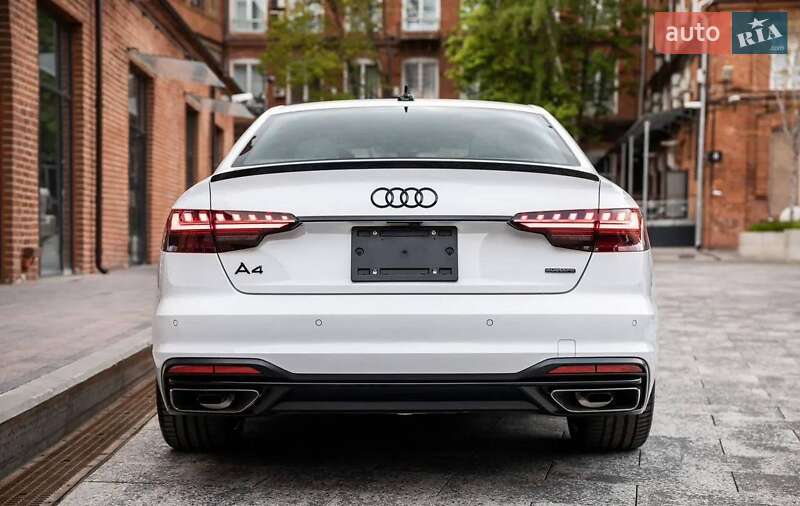 Седан Audi A4 2022 в Киеве