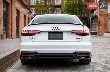 Седан Audi A4 2022 в 