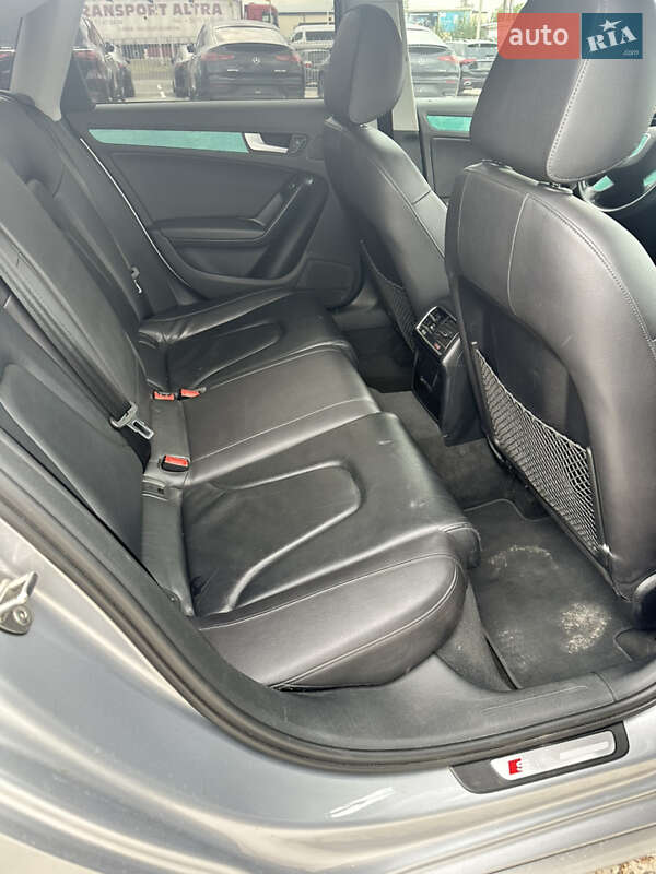 Седан Audi A4 2014 в Києві