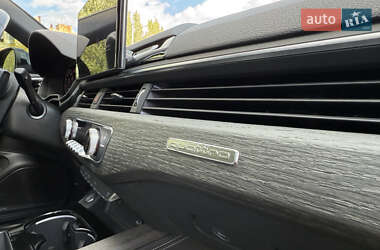 Седан Audi A4 2023 в 