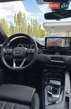 Седан Audi A4 2023 в 