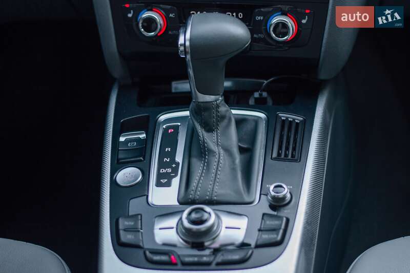 Седан Audi A4 2012 в Жовкві