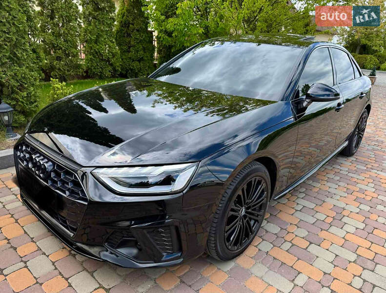 Седан Audi A4 2020 в 
