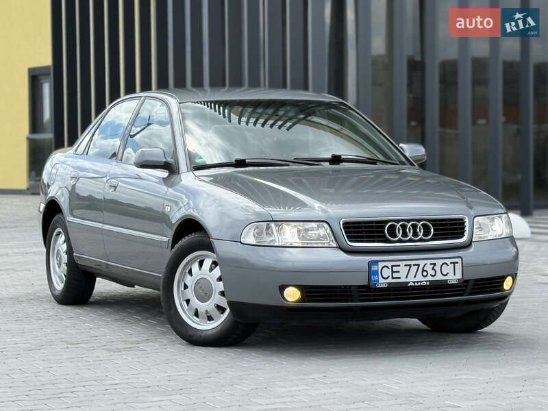 Седан Audi A4 2000 в 