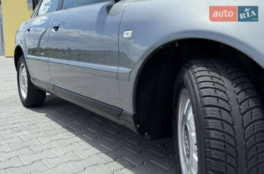 Седан Audi A4 2000 в 