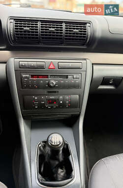 Седан Audi A4 2000 в 