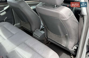 Седан Audi A4 2000 в 