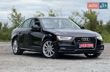 Седан Audi A4 2014 в Львове