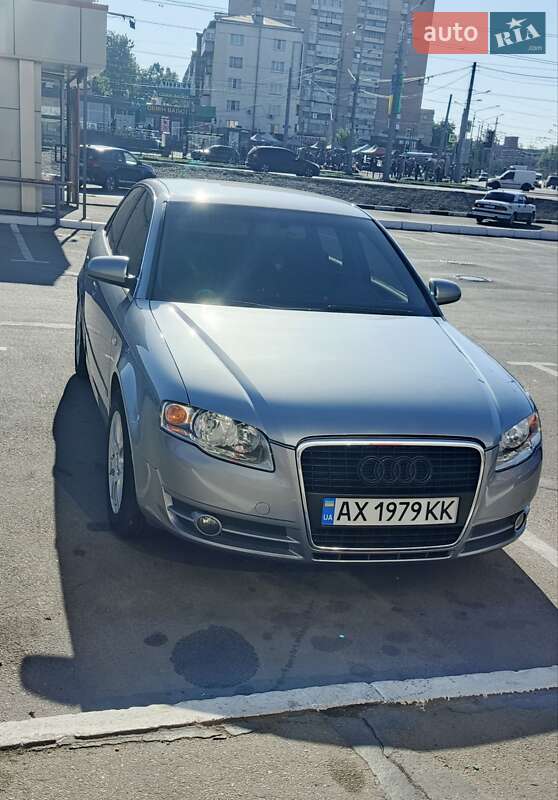Седан Audi A4 2004 в 