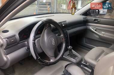 Седан Audi A4 2000 в Ужгороде
