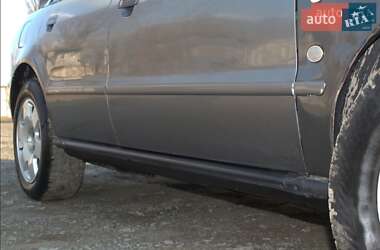 Седан Audi A4 1995 в 