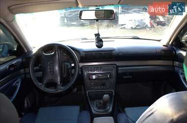 Седан Audi A4 1995 в 