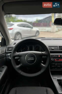 Седан Audi A4 2004 в 