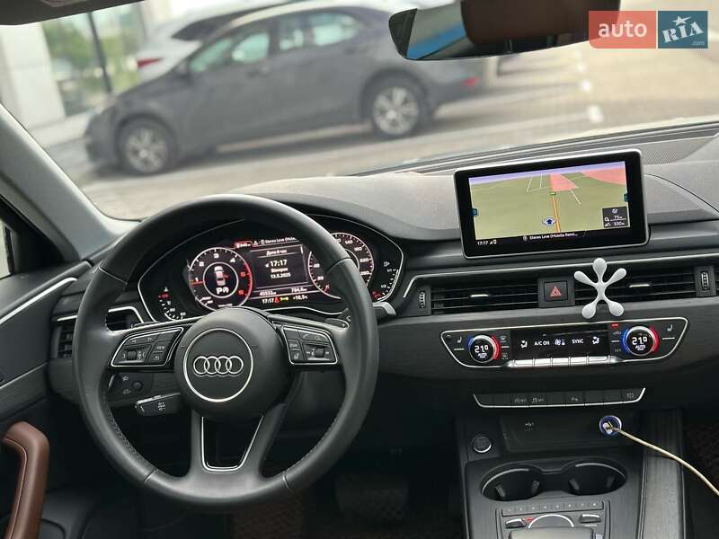 Седан Audi A4 2018 в Львове