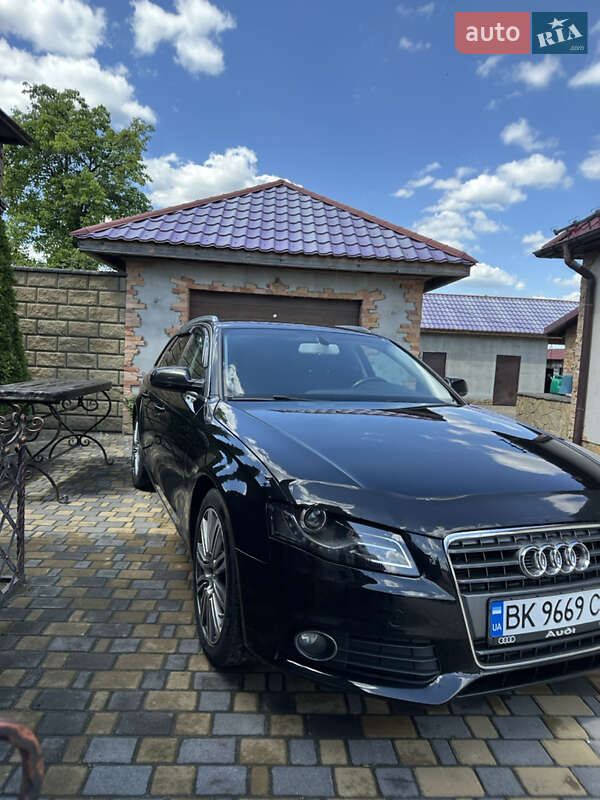 Универсал Audi A4 2009 в Вараше