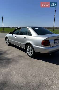 Седан Audi A4 1995 в 