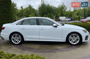 Седан Audi A4 2022 в 