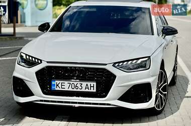 Седан Audi A4 2021 в 