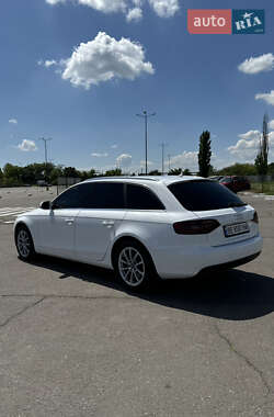 Универсал Audi A4 2013 в 