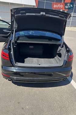 Седан Audi A4 2016 в 
