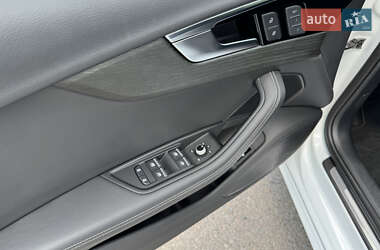 Седан Audi A4 2021 в 