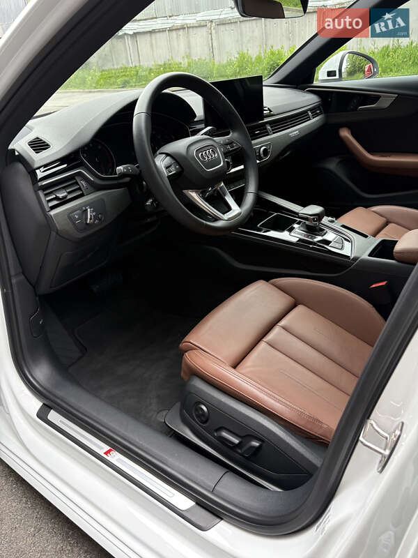 Седан Audi A4 2024 в Львові