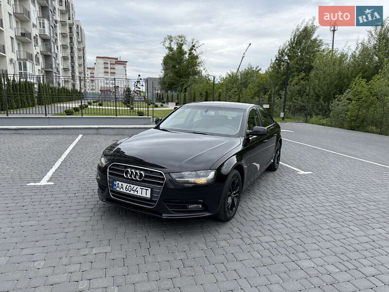 Седан Audi A4 2013 в Киеве