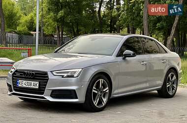 Седан Audi A4 2017 в 