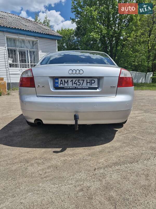 Седан Audi A4 2004 в Коростене