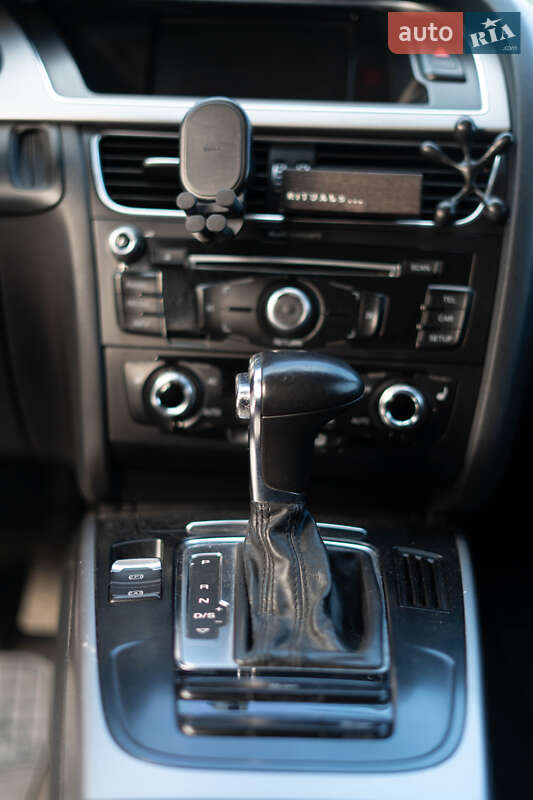 Универсал Audi A4 2012 в Новояворовске