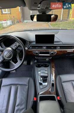 Седан Audi A4 2019 в 