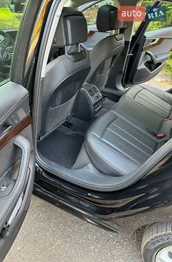 Седан Audi A4 2019 в 