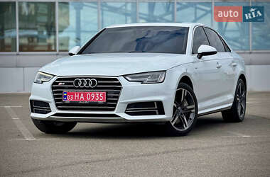 Седан Audi A4 2017 в Киеве