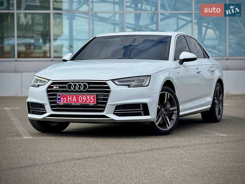 Седан Audi A4 2017 в 