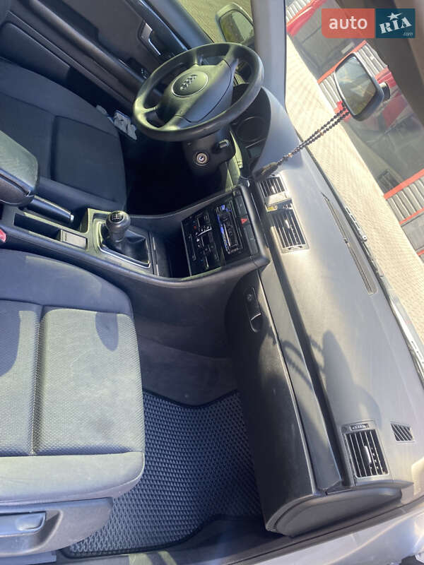 Седан Audi A4 2002 в Киеве