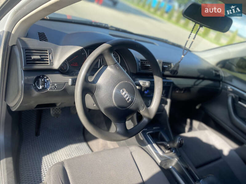 Седан Audi A4 2002 в Киеве